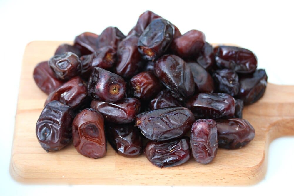 Persian dates at the core of persian proverbs