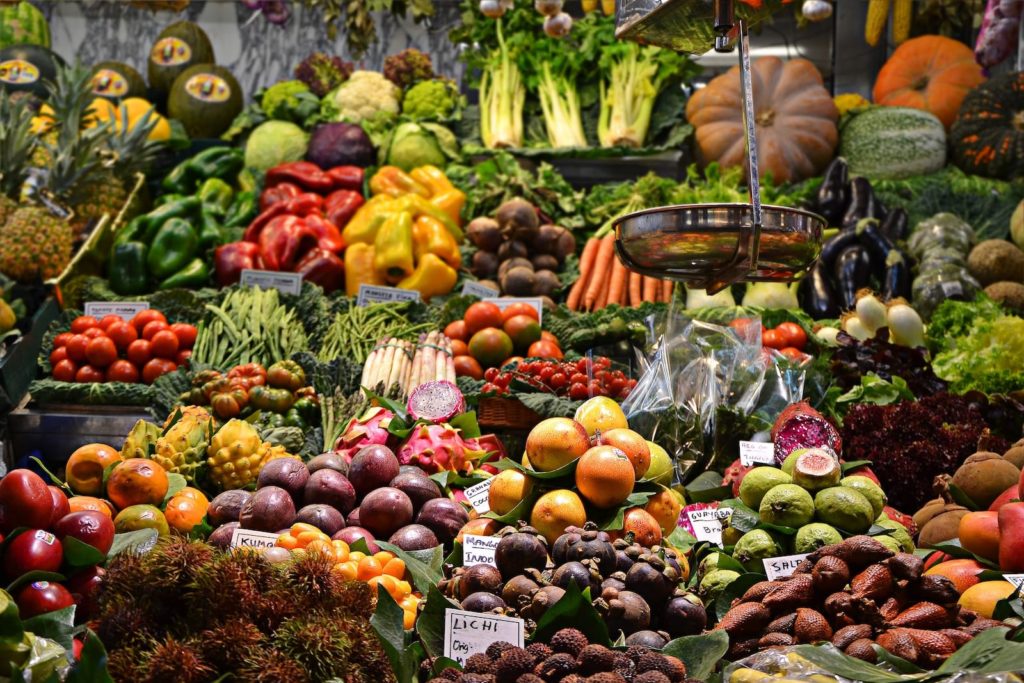 Catalan foods - fruits, vegetables, and legumes. The food vocabulary is often different between catalan and spanish.