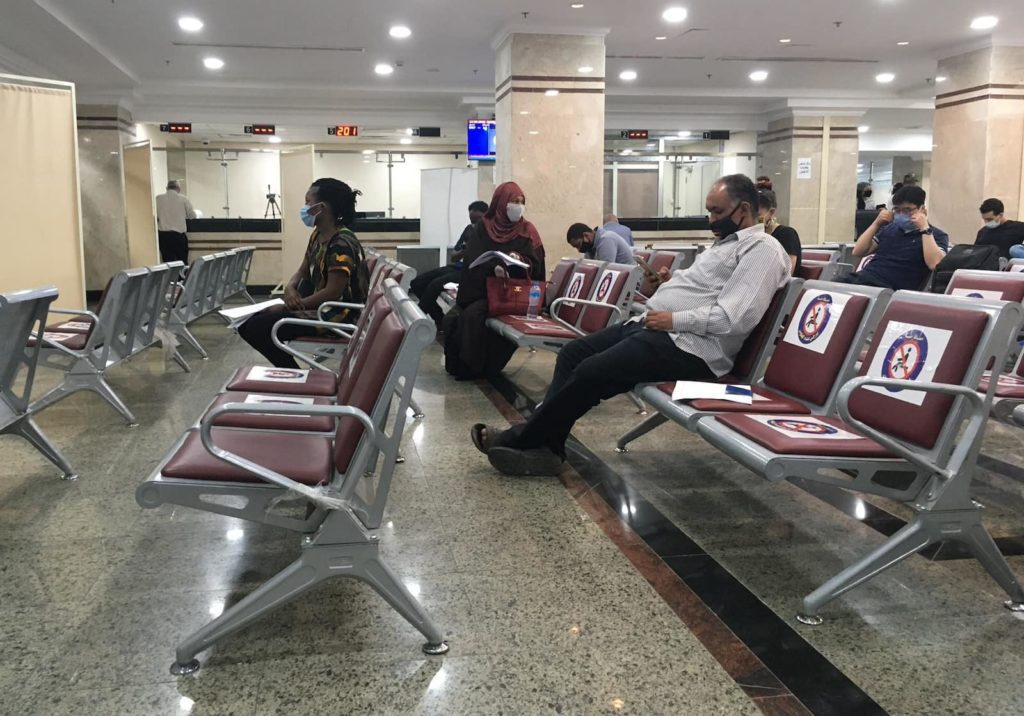 https://discoverdiscomfort.com/wp-content/uploads/2020/06/Renewing-egypt-visa-social-distancing-at-the-visa-centre-1024x716.jpg?utm_source=chatgpt.com